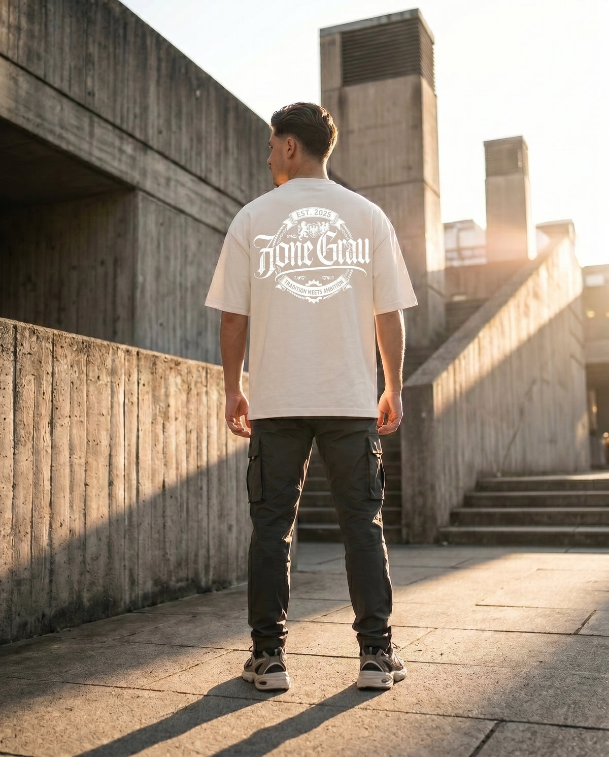 Zone Grau „Tradition meets Ambition“ Oversize Tee ⚠️ STRICTLY LIMITED